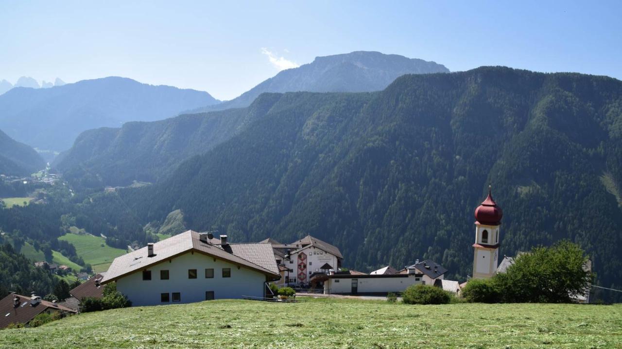 אורטיסיי San Pietro Dolomiti Small Budget Hotel מראה חיצוני תמונה