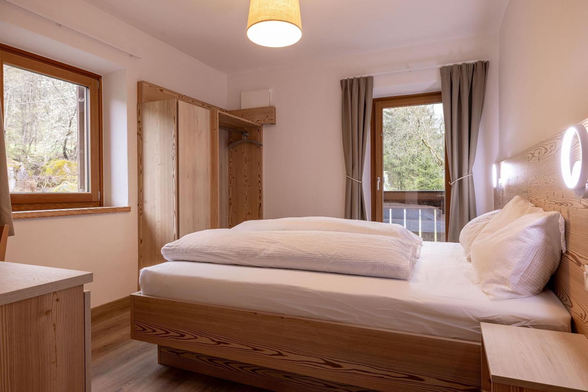 אורטיסיי San Pietro Dolomiti Small Budget Hotel מראה חיצוני תמונה