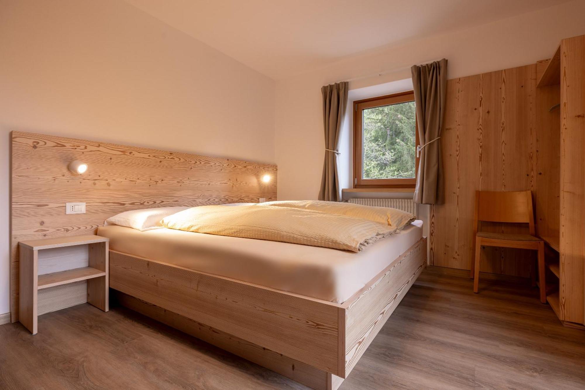 אורטיסיי San Pietro Dolomiti Small Budget Hotel מראה חיצוני תמונה