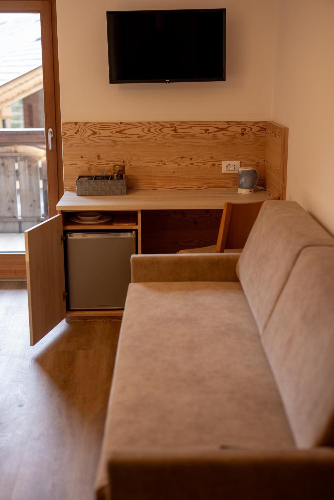 אורטיסיי San Pietro Dolomiti Small Budget Hotel מראה חיצוני תמונה