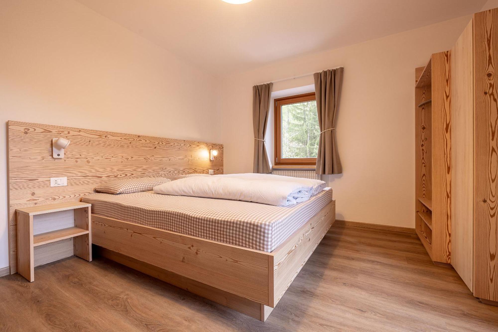 אורטיסיי San Pietro Dolomiti Small Budget Hotel מראה חיצוני תמונה