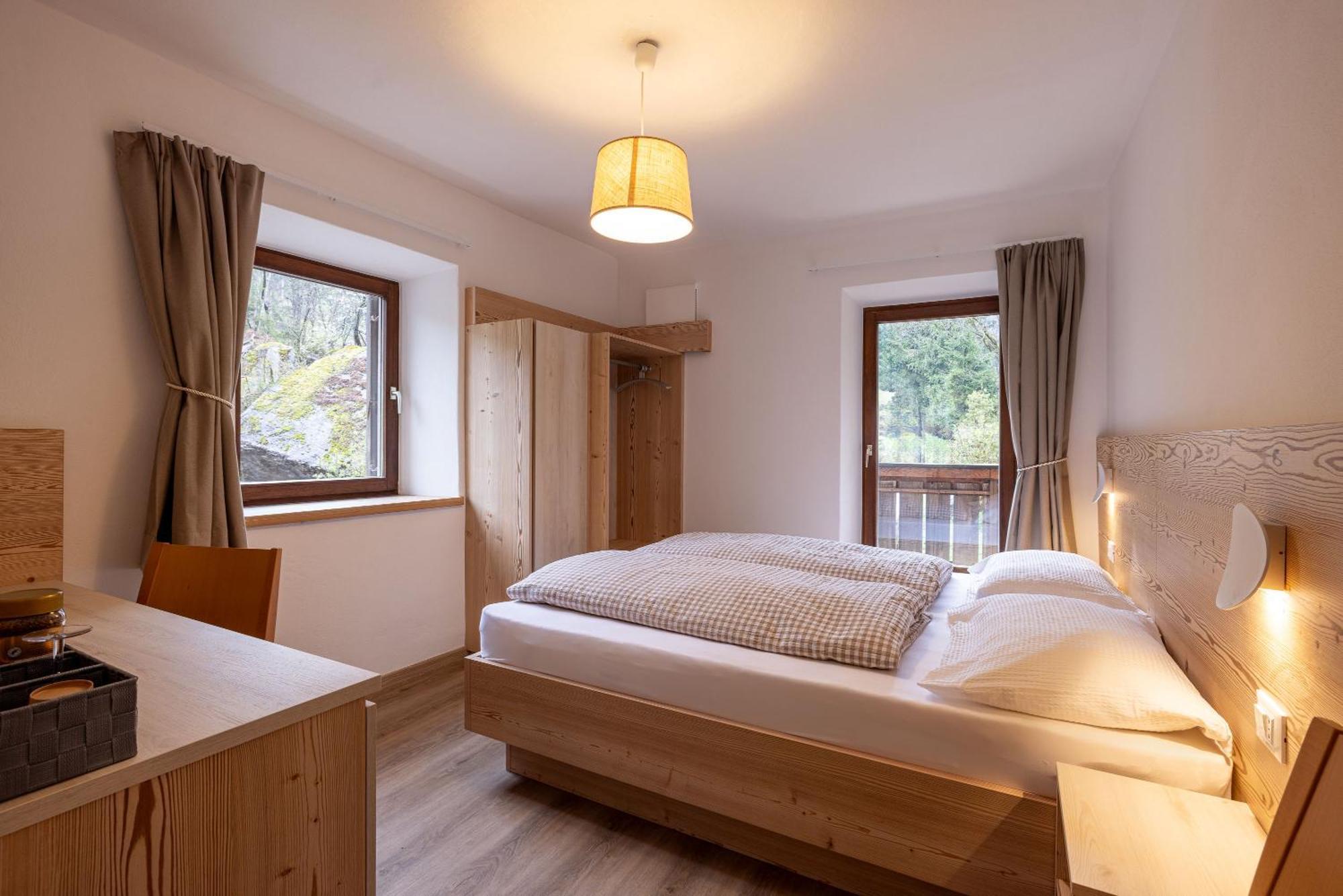 אורטיסיי San Pietro Dolomiti Small Budget Hotel מראה חיצוני תמונה